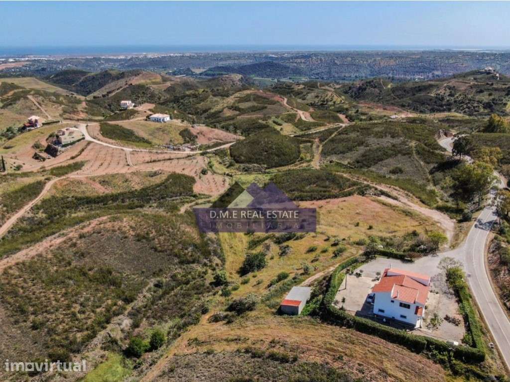 Moradia Independente de Prestígio com Vista Campo | Espaço Comercia... - Grande imagem: 3/22
