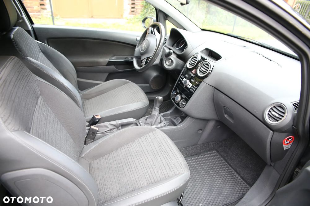 Opel Corsa 1.4 16V Energy - 11