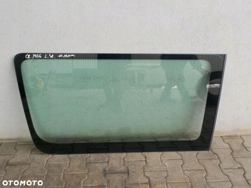VW CRAFTER SPRINTER SZYBA BOCZNA ŚRODKOWA LEWA - 1