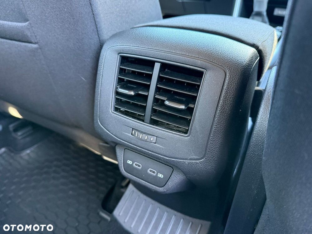 Volkswagen T-Roc - 24