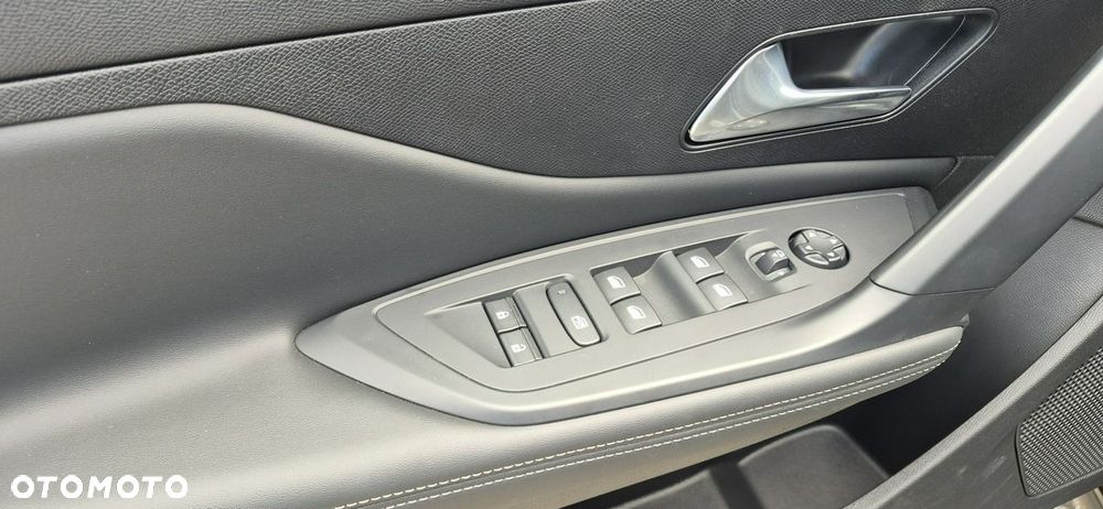 Peugeot 408 1.2 PureTech Allure S&S EAT8 - 11