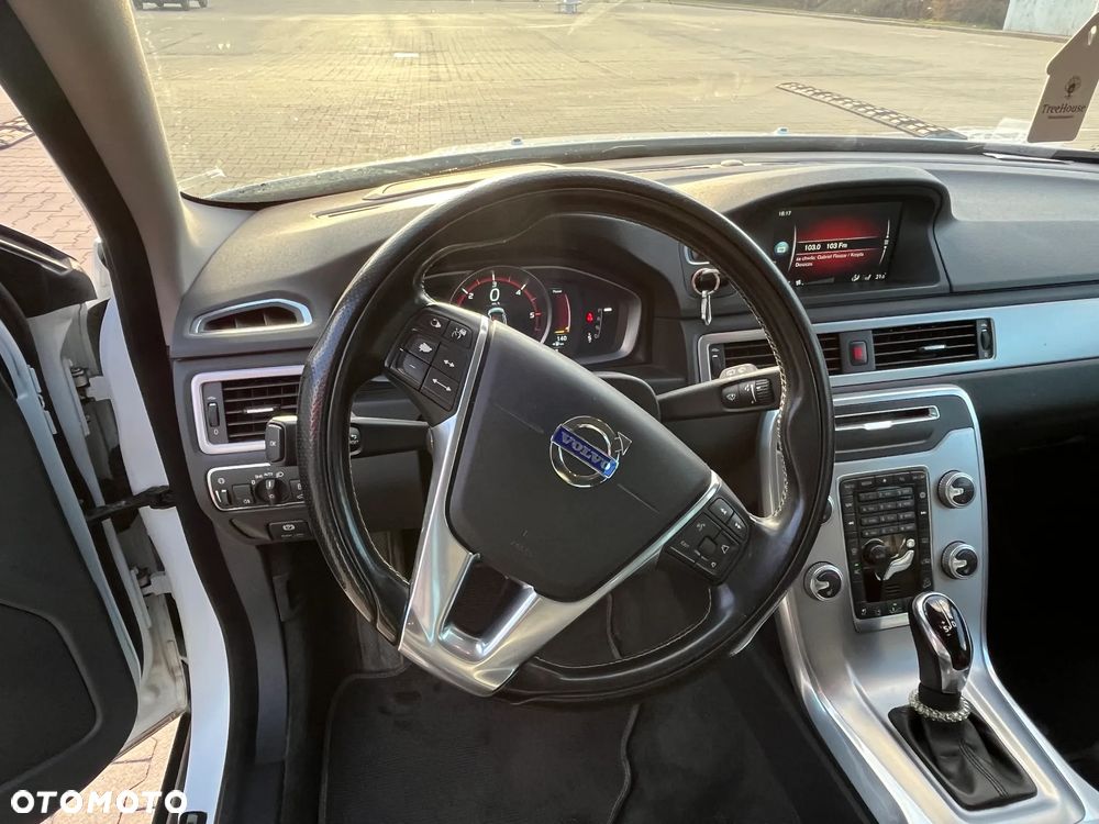 Volvo XC 70 D5 AWD Geartronic Momentum - 11