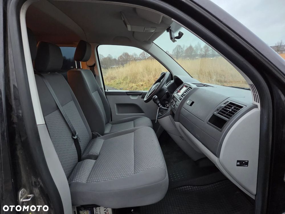 Volkswagen Caravelle - 14