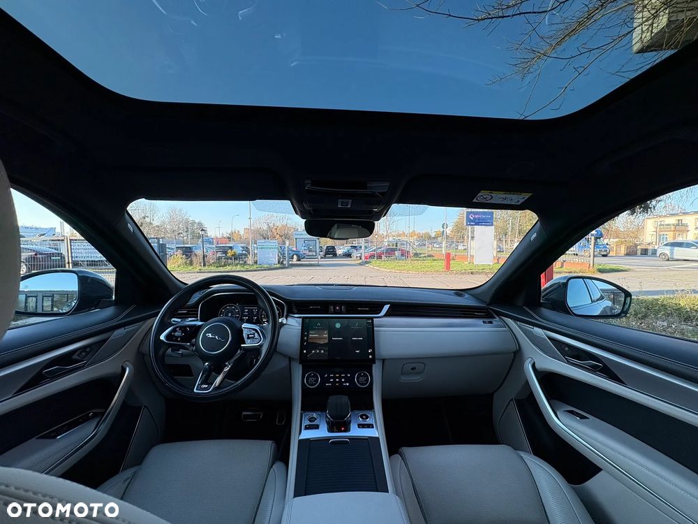Jaguar F-Pace 2.0 P400e PHEV AWD R-Dynamic SE - 25
