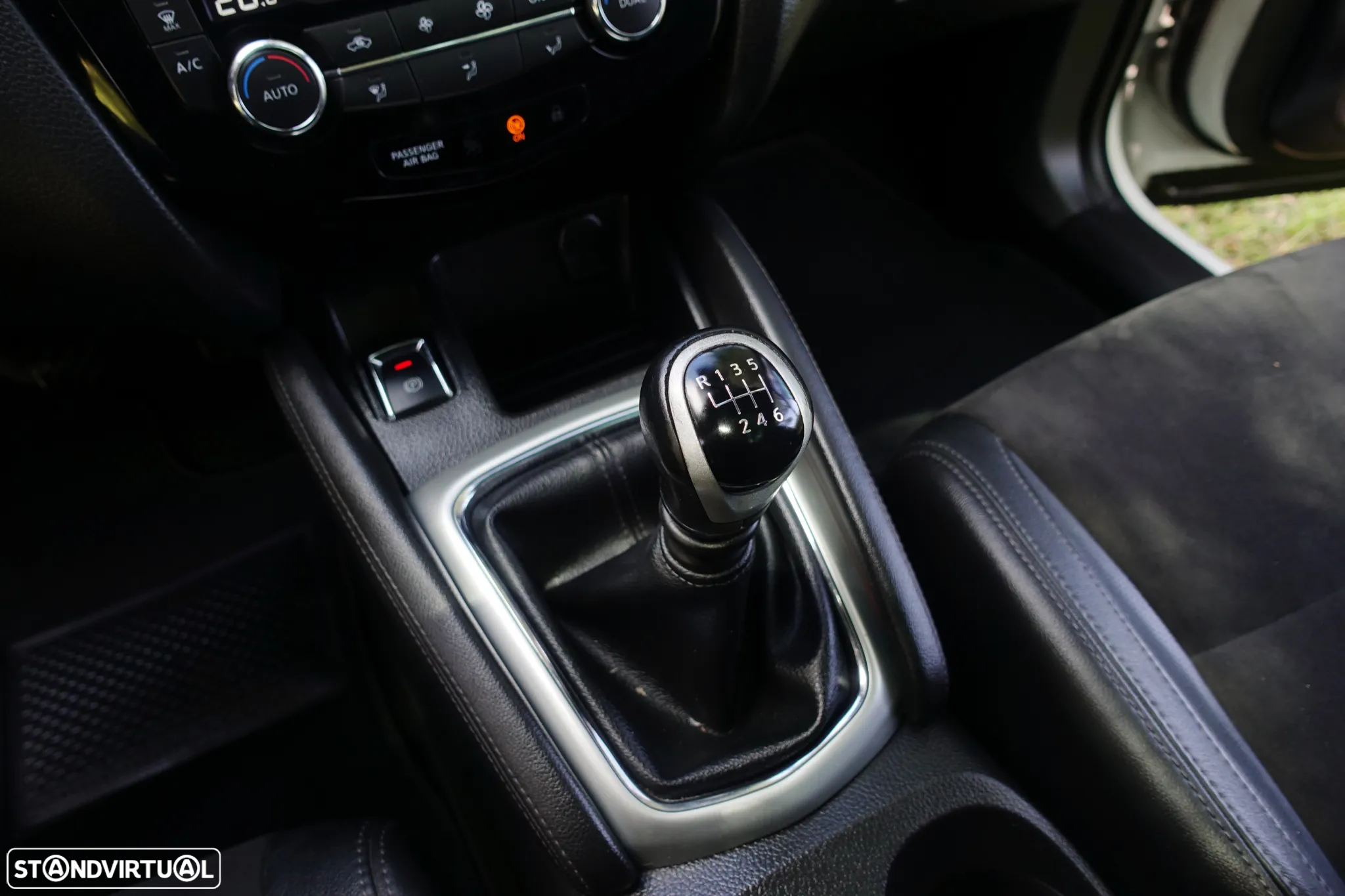 Nissan Qashqai 1.6 dCi N-Connecta 18 - 45