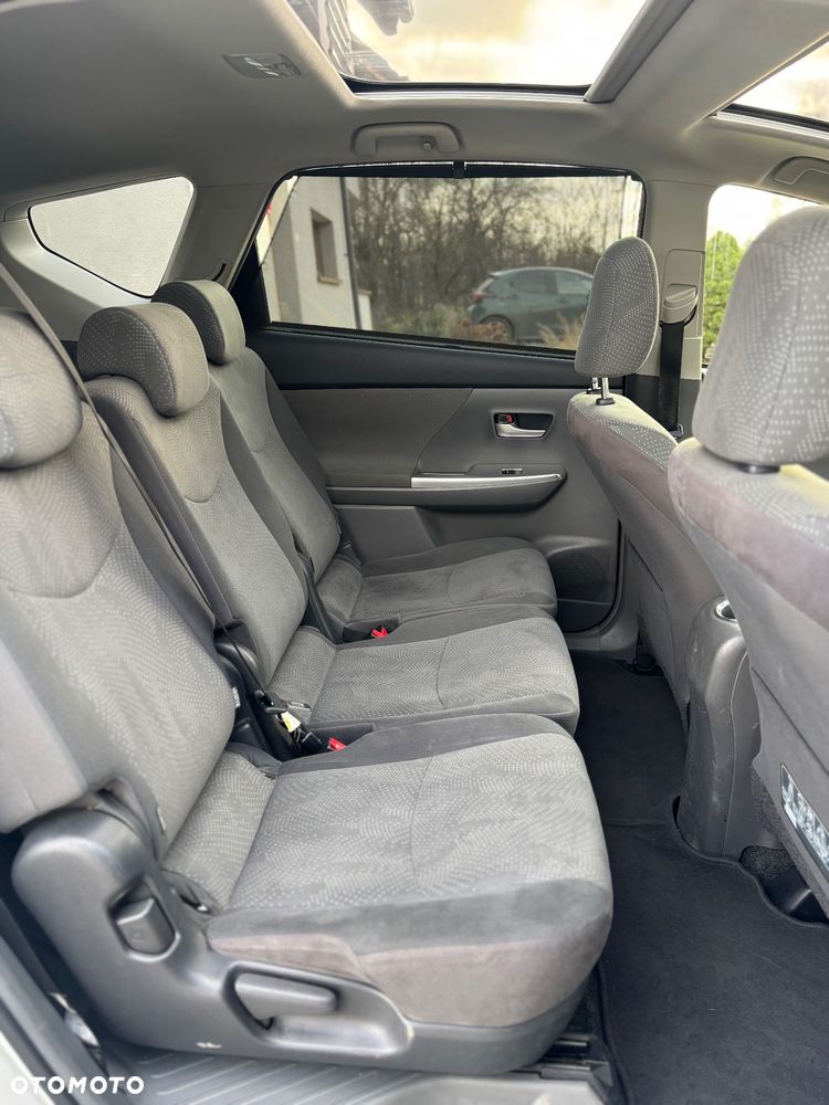 Toyota Prius 1.8 HSD Premium - 34