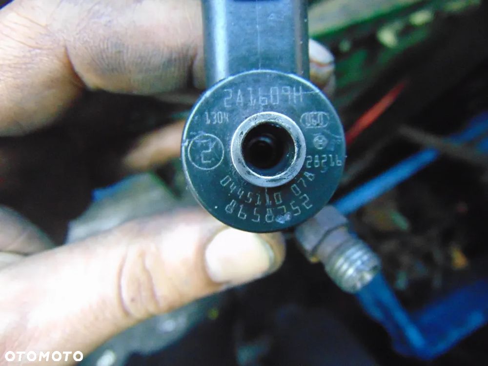 Wtryskiwacze Volvo 2,4 TD D5 v70 s80 - 3