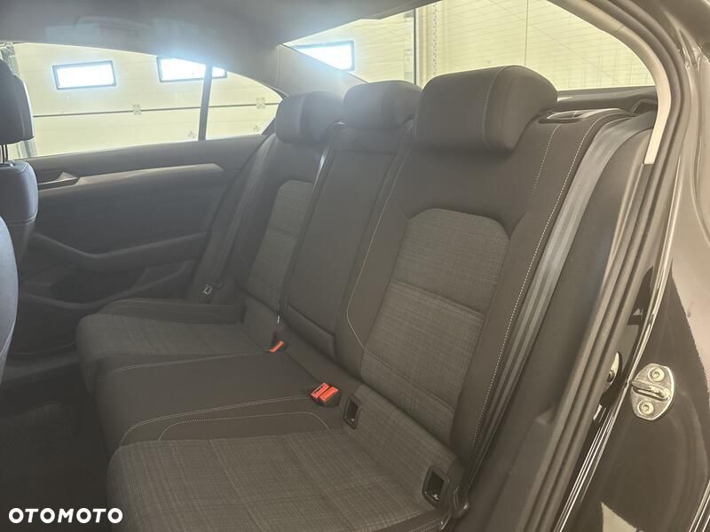 Volkswagen Passat 1.5 TSI EVO Business DSG - 18