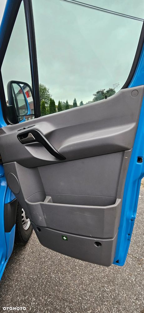 Mercedes-Benz Sprinter - 9