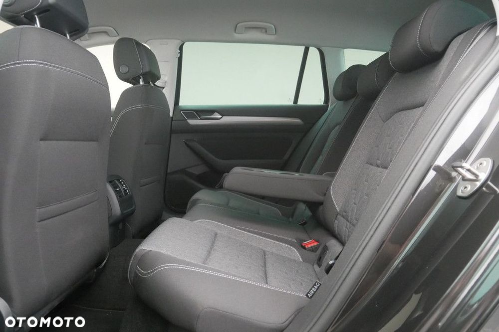 Volkswagen Passat Variant 2.0 TDI SCR Business DSG - 15