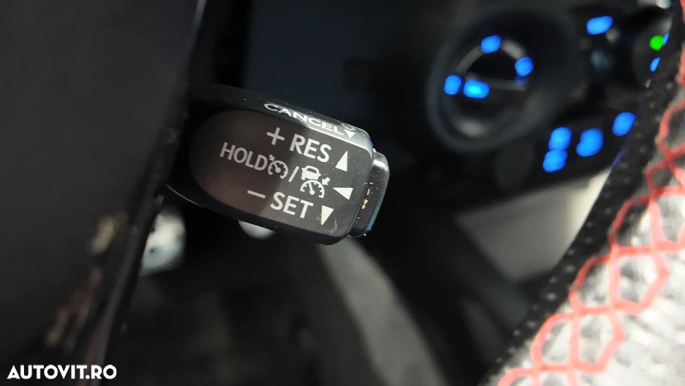 Toyota Hilux 2.8D 204CP 4x4 Double Cab AT GR Sport II - 23