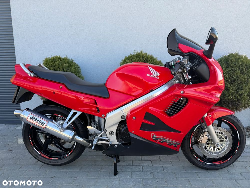 Honda VFR - 12