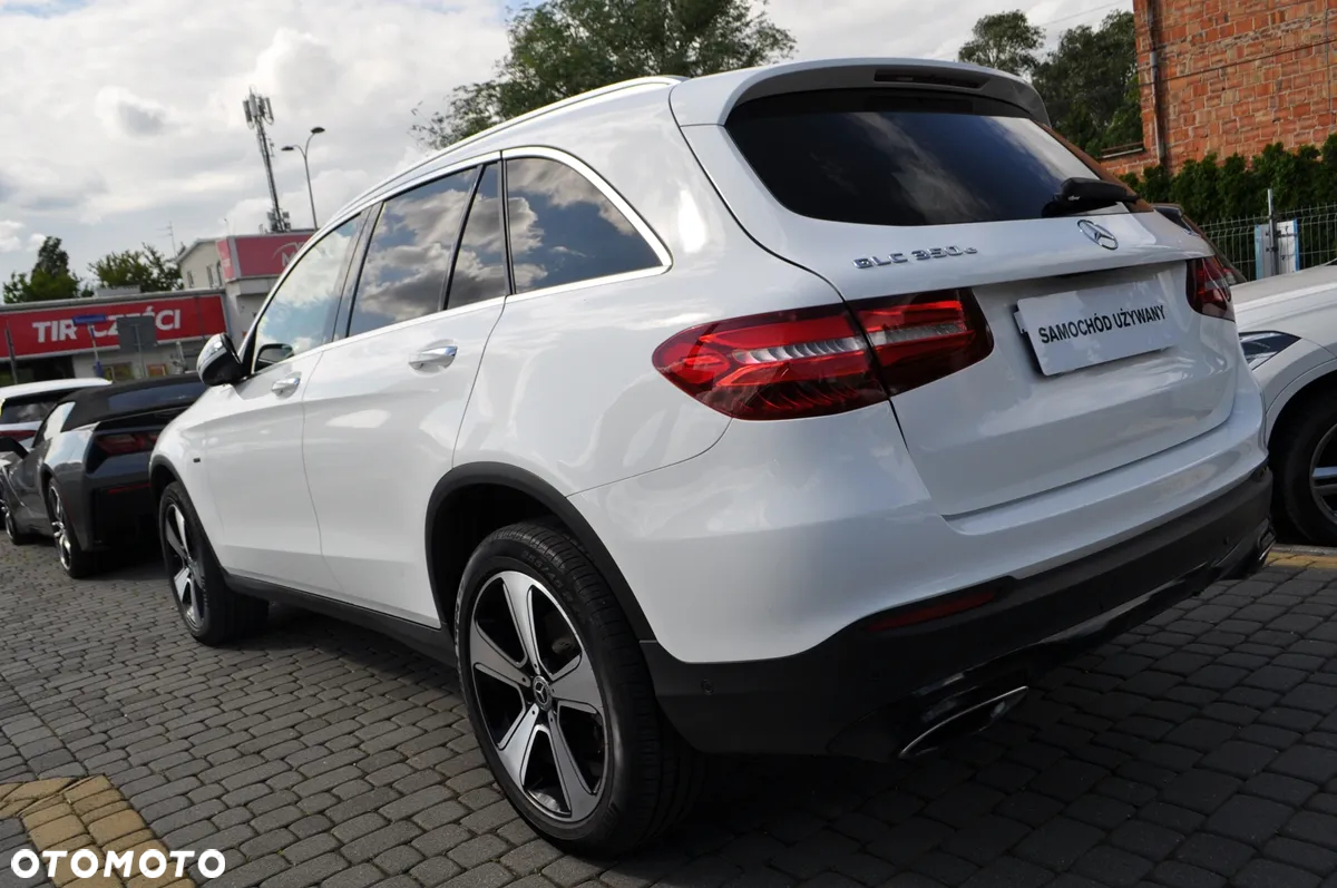 Mercedes-Benz GLC 350 e 4Matic 7G-TRONIC AMG Line - 14
