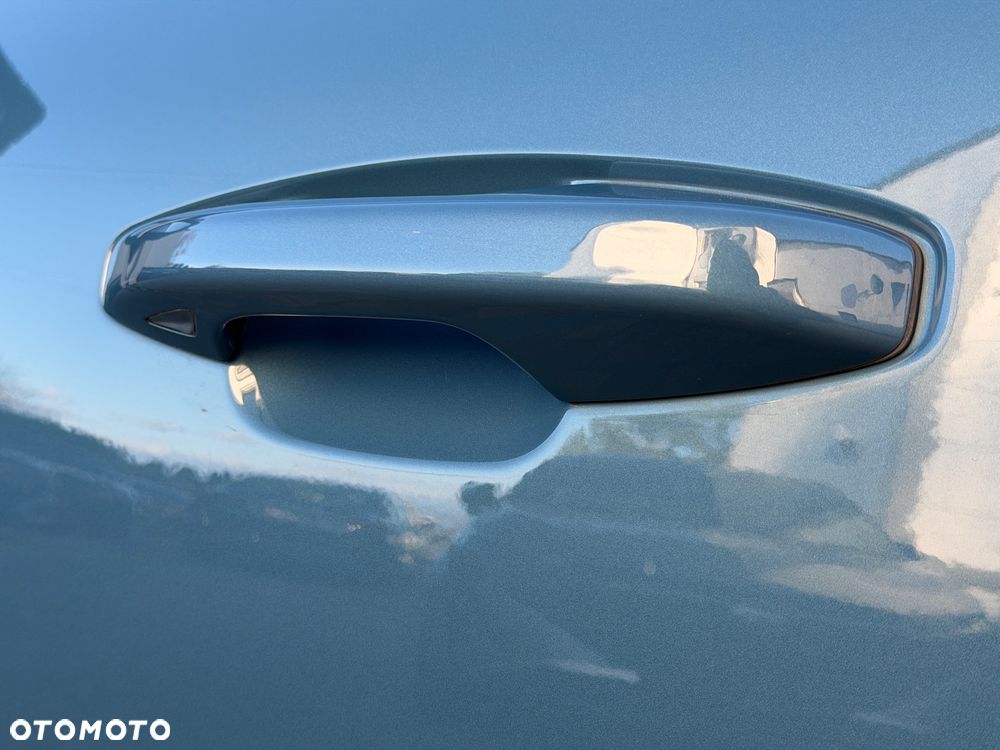 Volvo XC 40 B3 B DKG Plus Dark - 4