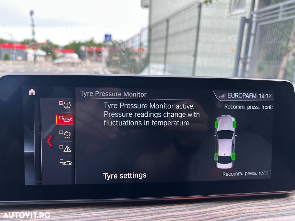BMW Seria 5 520d xDrive AT - 27