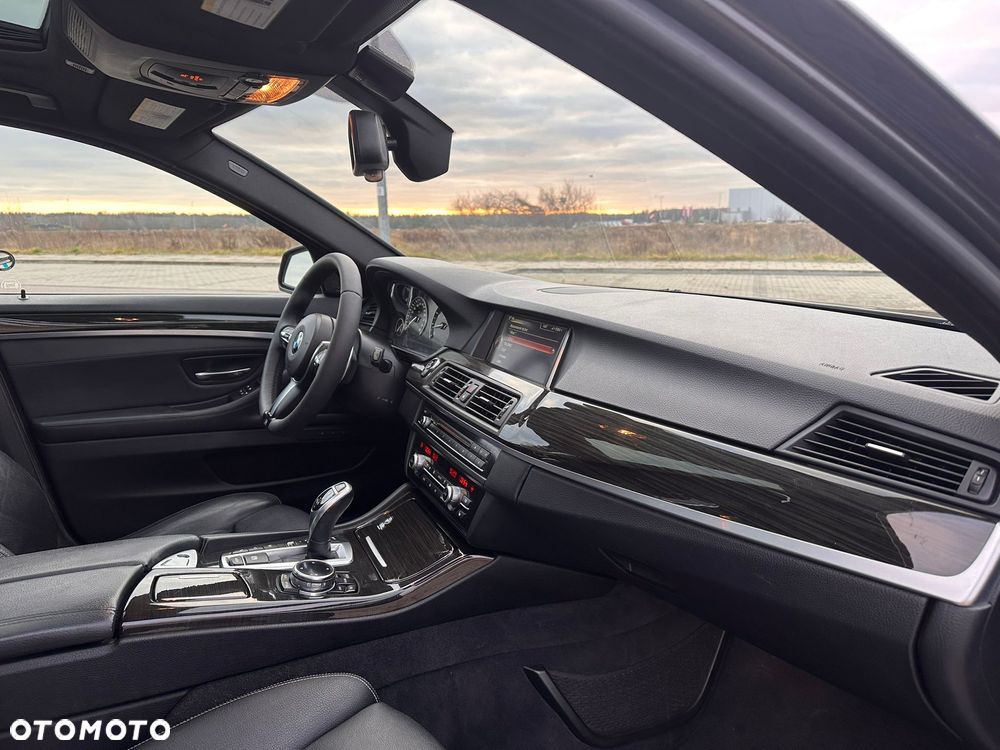 BMW Seria 5 535i xDrive Sport-Aut Modern Line - 13