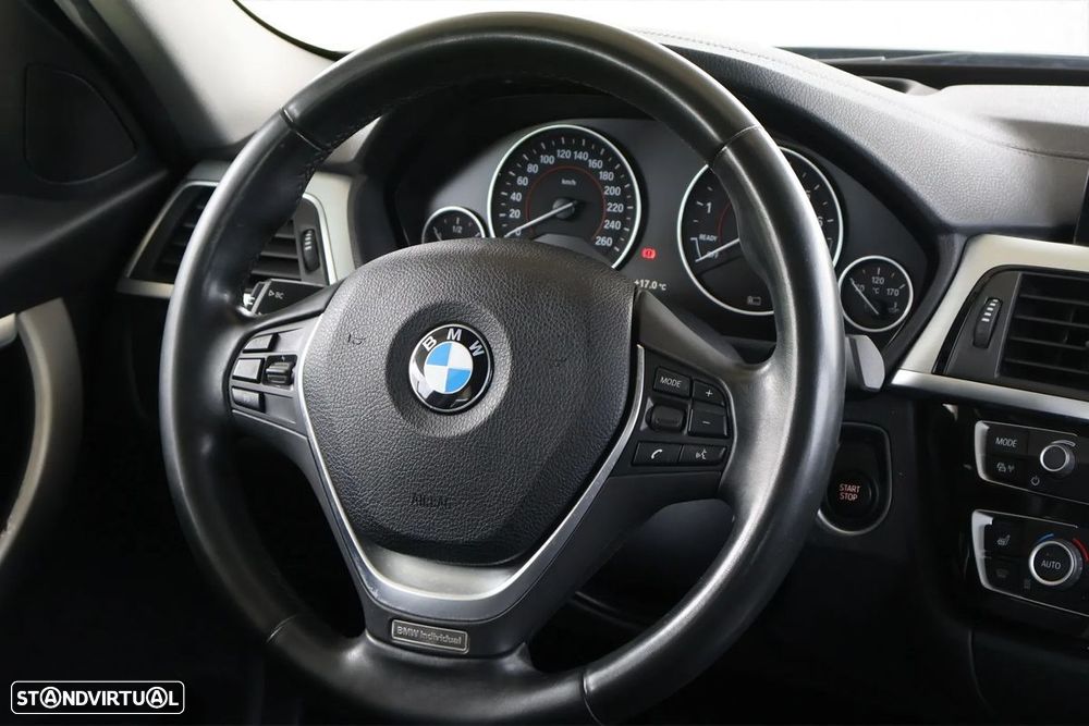 BMW 330 e iPerformance Line Sport - 12