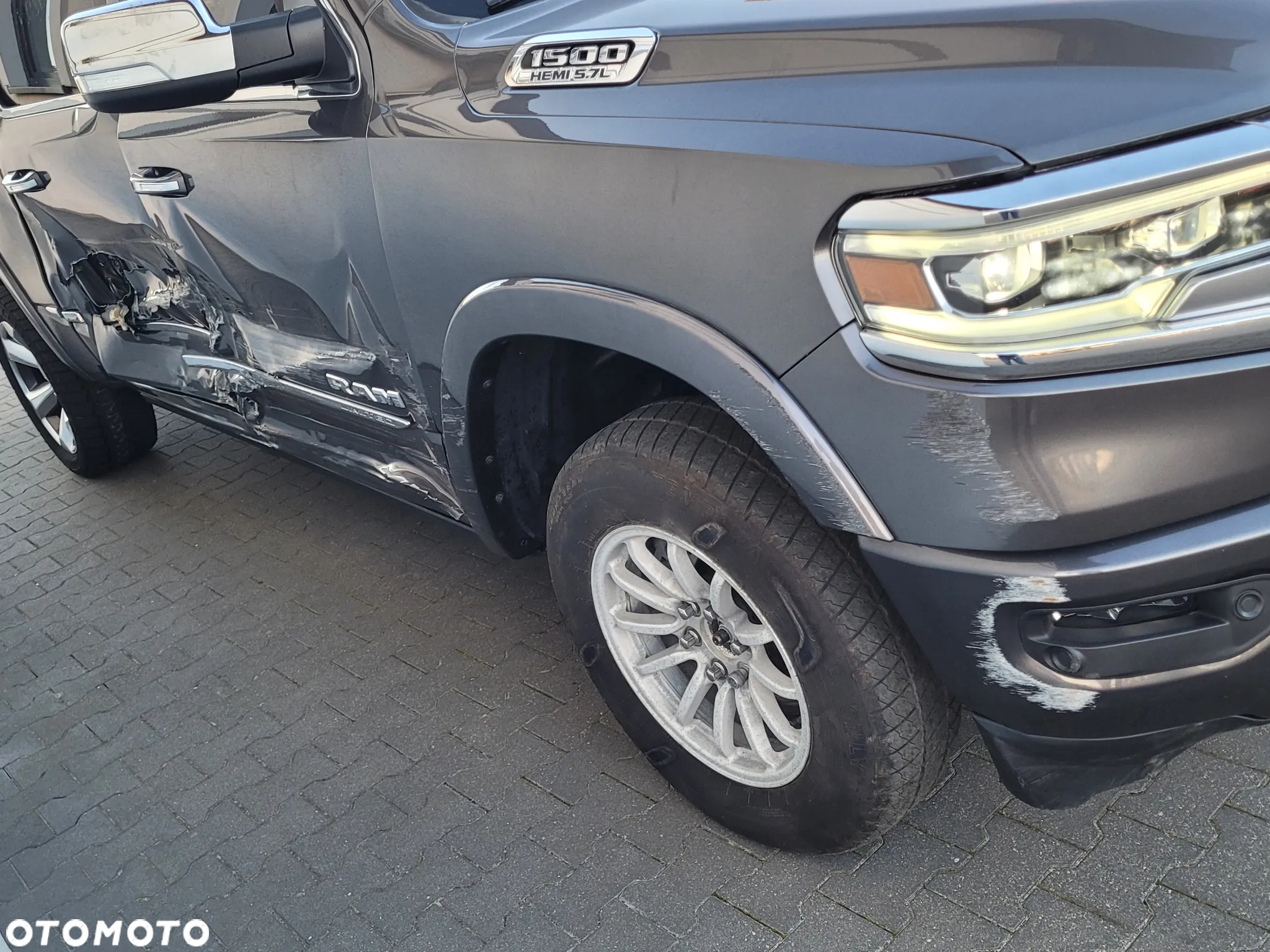 RAM 1500 Crew Cab Shortbed Limited - 5