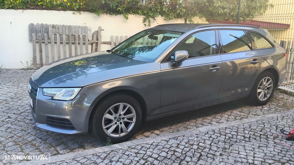 Audi A4 2.0 TDI Advance - 1