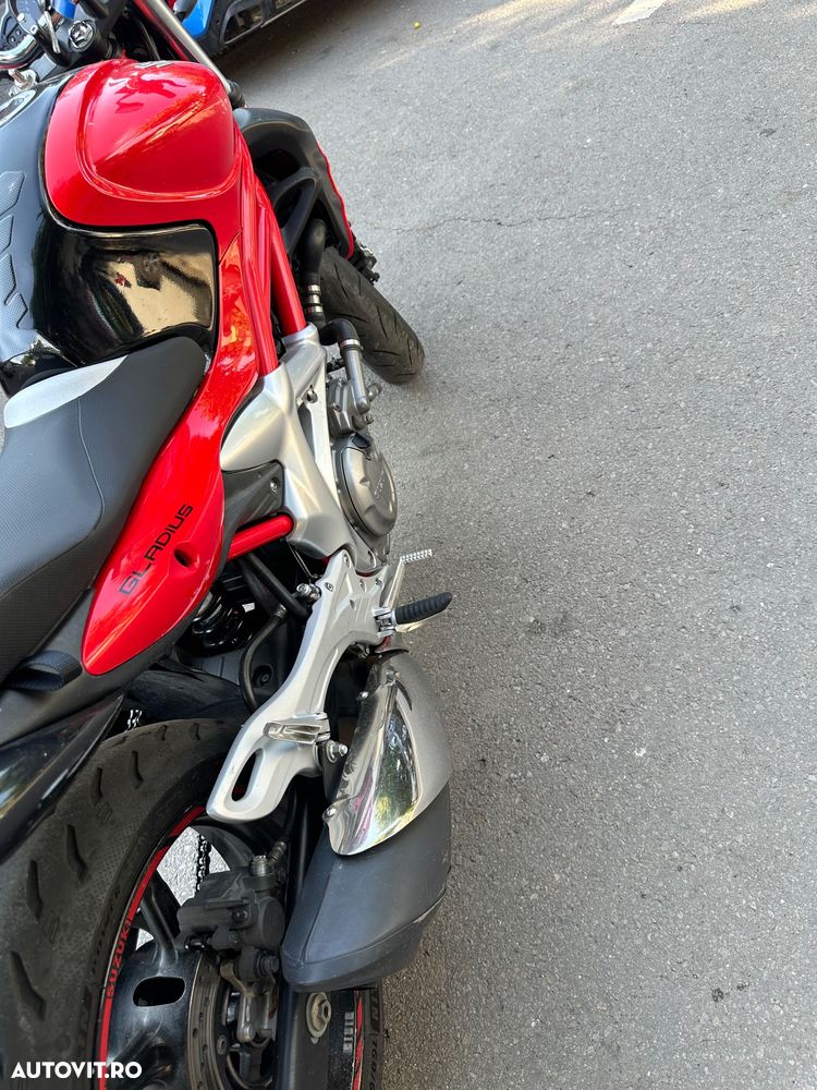 Suzuki Gladius - 5