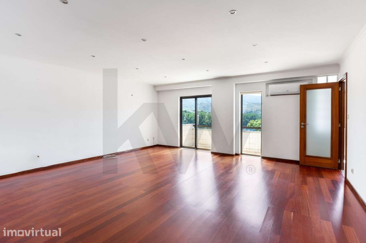 Apartamento T3 com Vista Rio no Peso da Régua - Grande imagem: 2/25