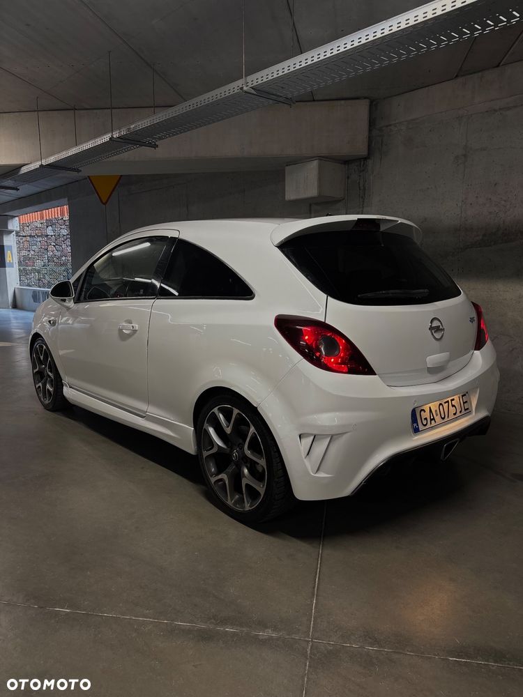 Opel Corsa 1.6 Turbo OPC - 10