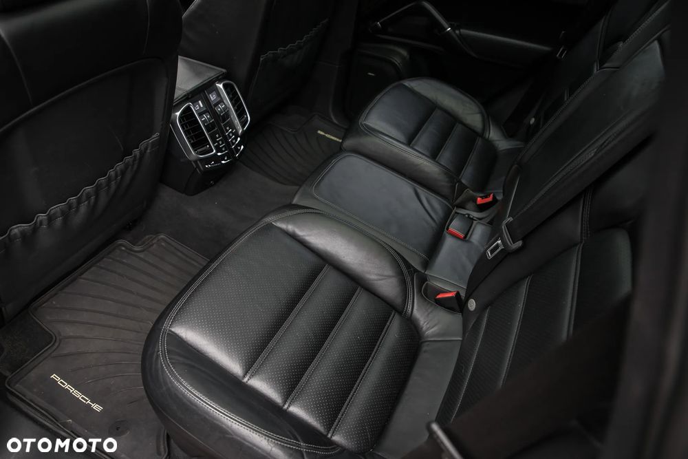 Porsche Cayenne Diesel Tiptronic S - 27