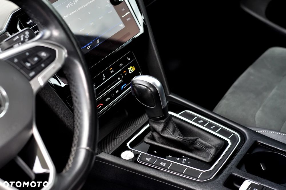 Volkswagen Passat 2.0 TDI EVO Elegance DSG - 24