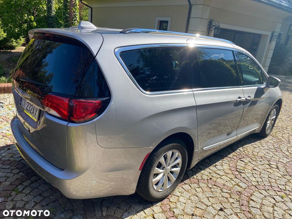 Chrysler Pacifica - 9
