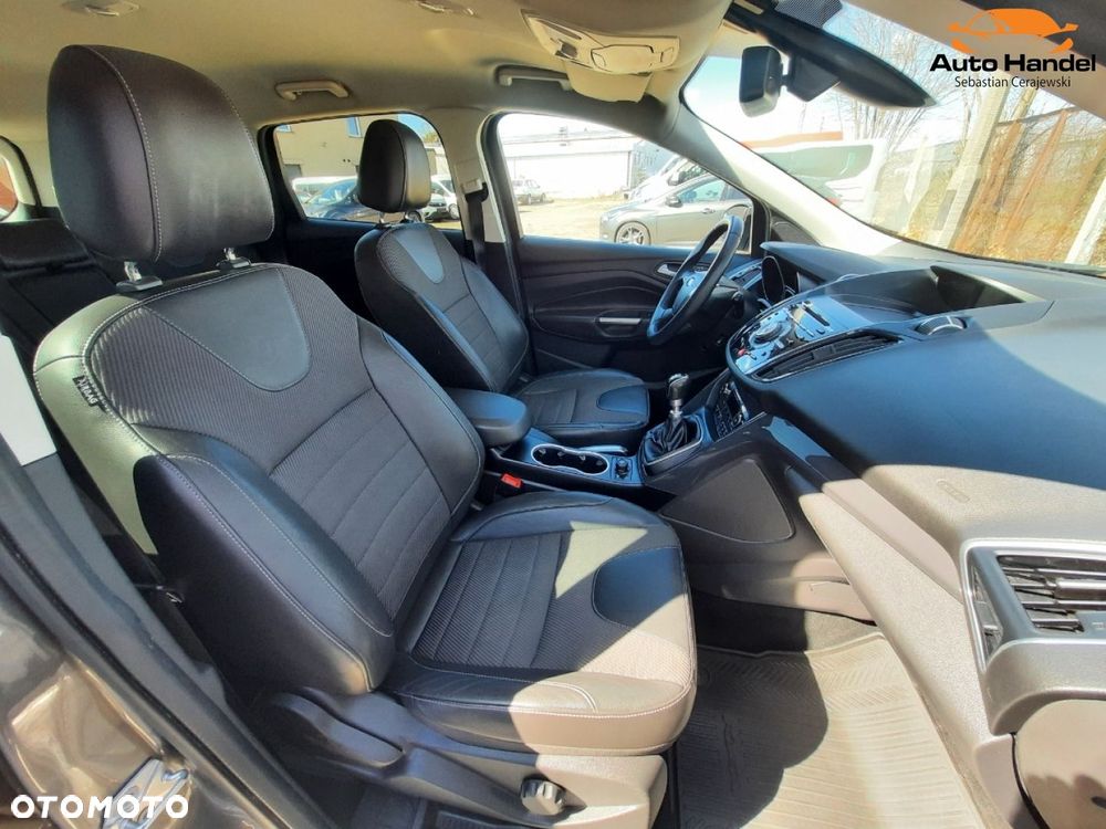 Ford Kuga 1.5 EcoBoost 2x4 Titanium - 31