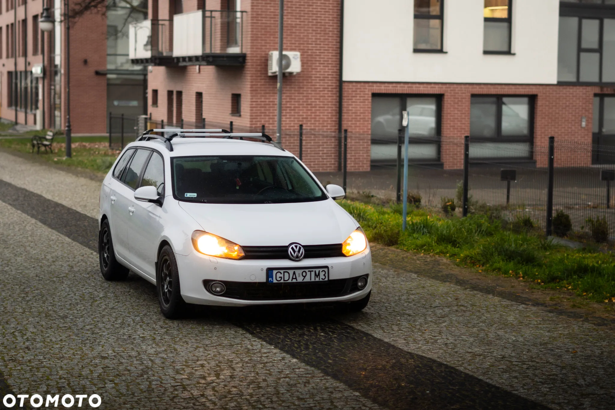 Volkswagen Golf VI 1.6 TDI Trendline - 17