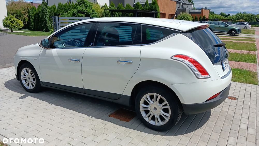 Lancia Delta 1.6 MultiJet 16v DFN6 Silver - 2