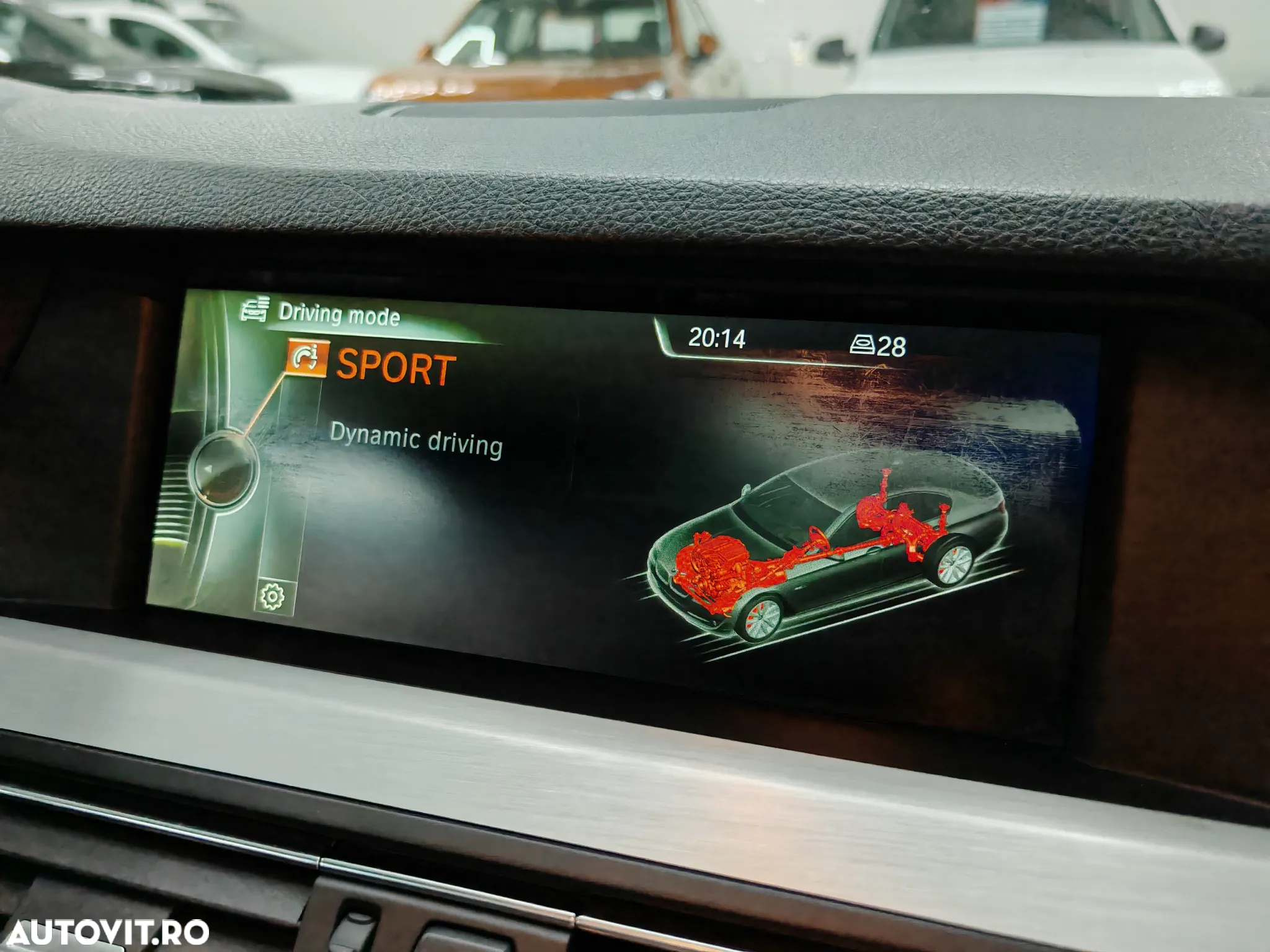 BMW Seria 5 520i Sport-Aut. - 33