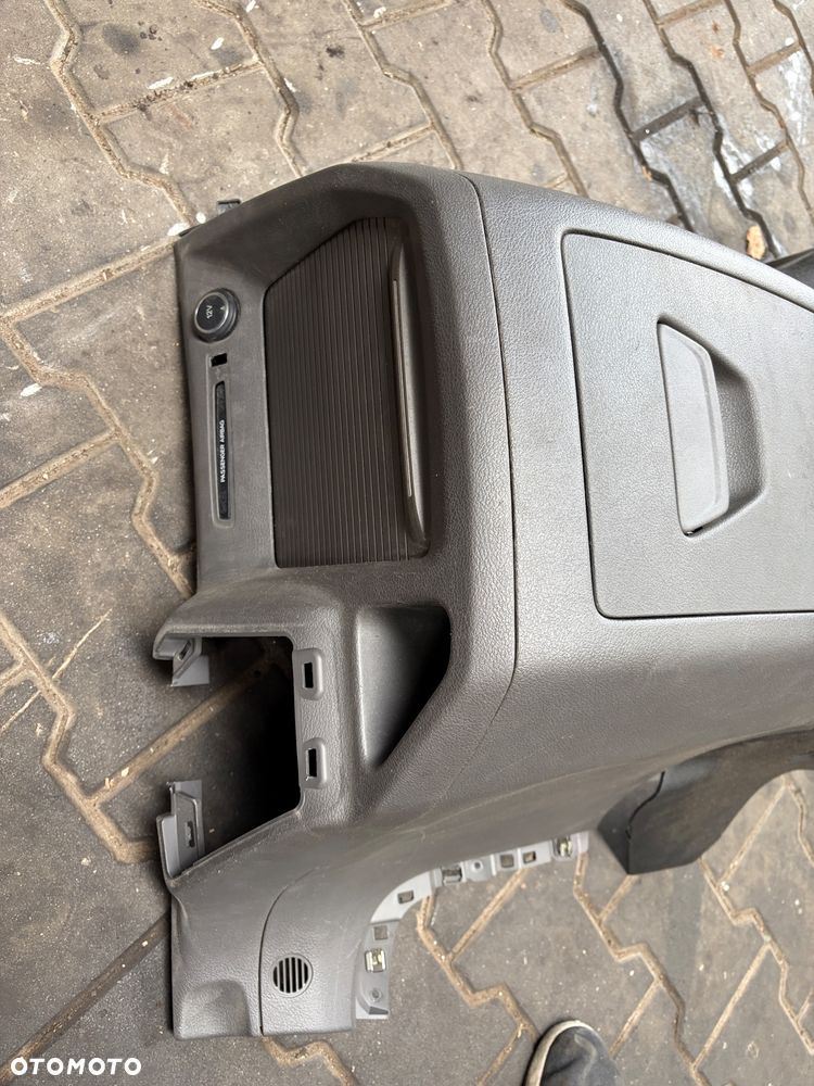 Półka z żaluzją Ford Transit Turneo Custom Lift - 1