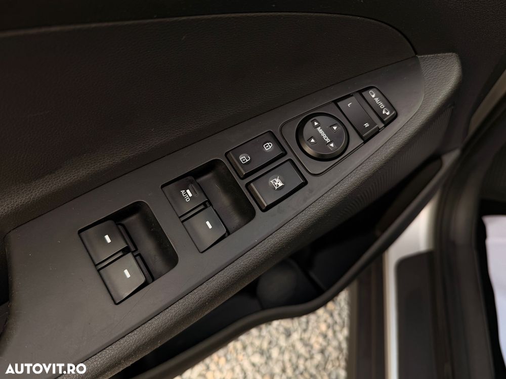 Hyundai Tucson blue 1.7 CRDi 2WD Style - 21