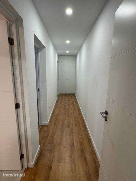 Apartamento T2 totalmente remodelado em Vale de Grou - Grande imagem: 2/4
