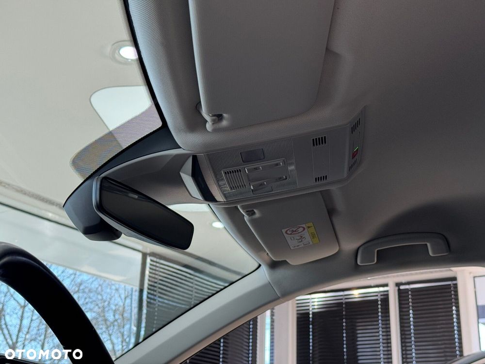 Volkswagen T-Roc 1.5 TSI Life DSG - 37