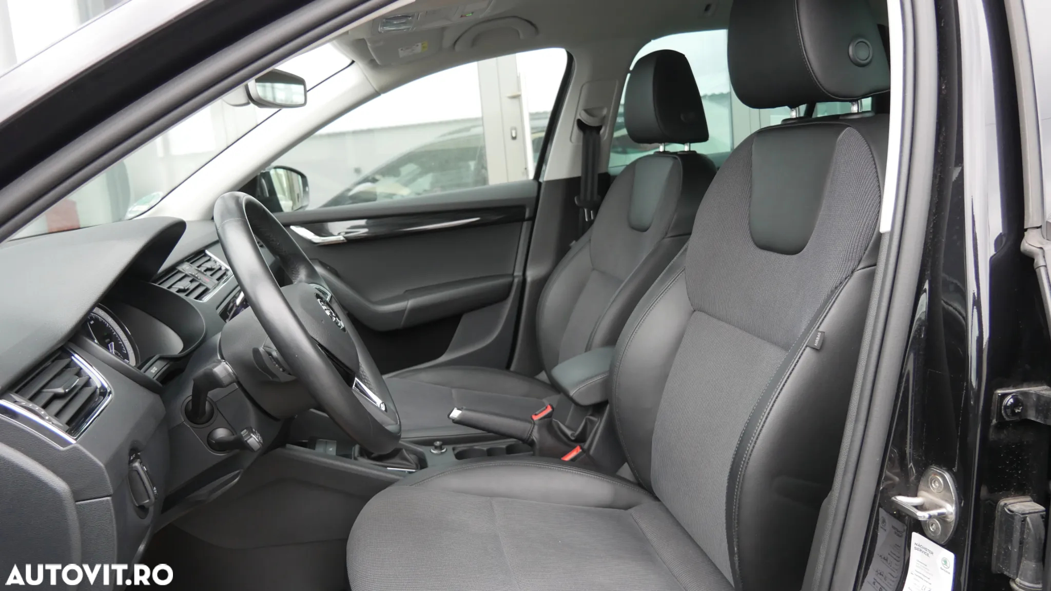 Skoda Octavia Combi 1.6 TDI DSG Style - 3