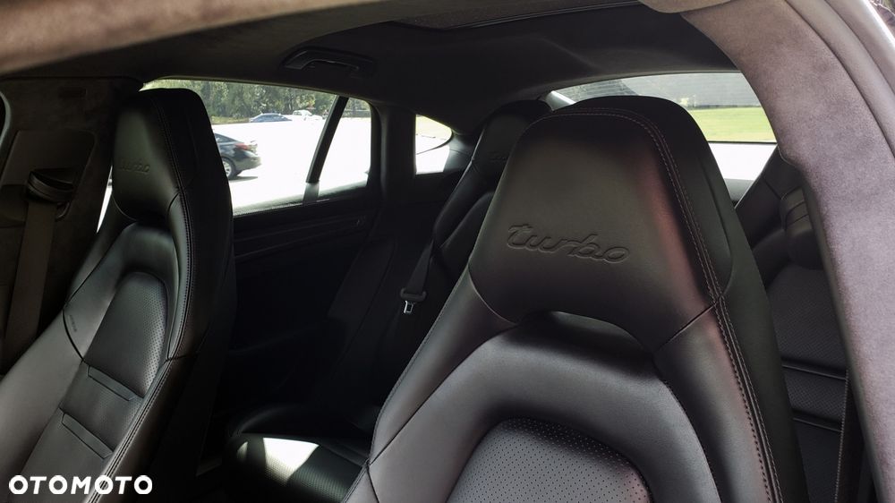 Porsche Panamera - 22