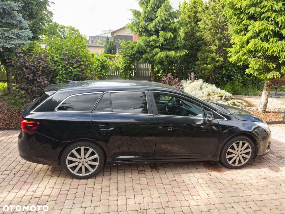 Toyota Avensis 1.8 Premium MS - 4