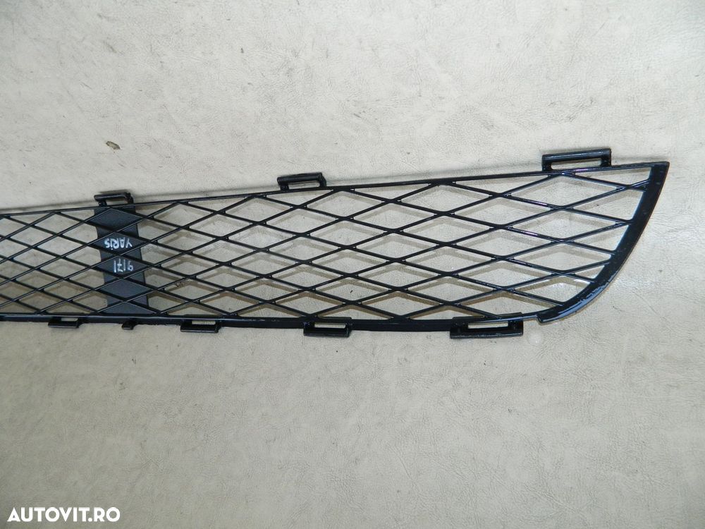 Grila intre proiectoare Toyota Yaris 2002, 2003, 2004, 2005,, cod origine OE 53112-0D010 - 6