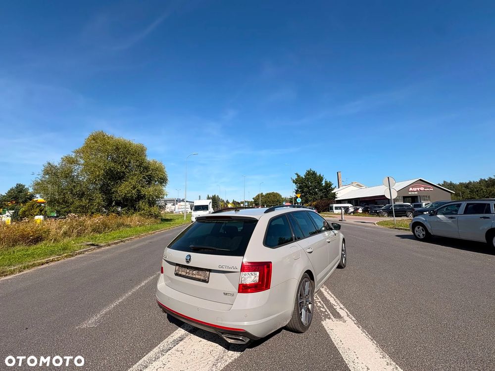 Skoda Octavia 2.0 TDI DSG RS - 4