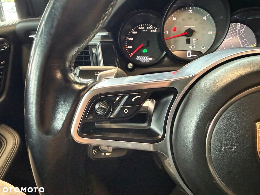 Porsche Macan - 32