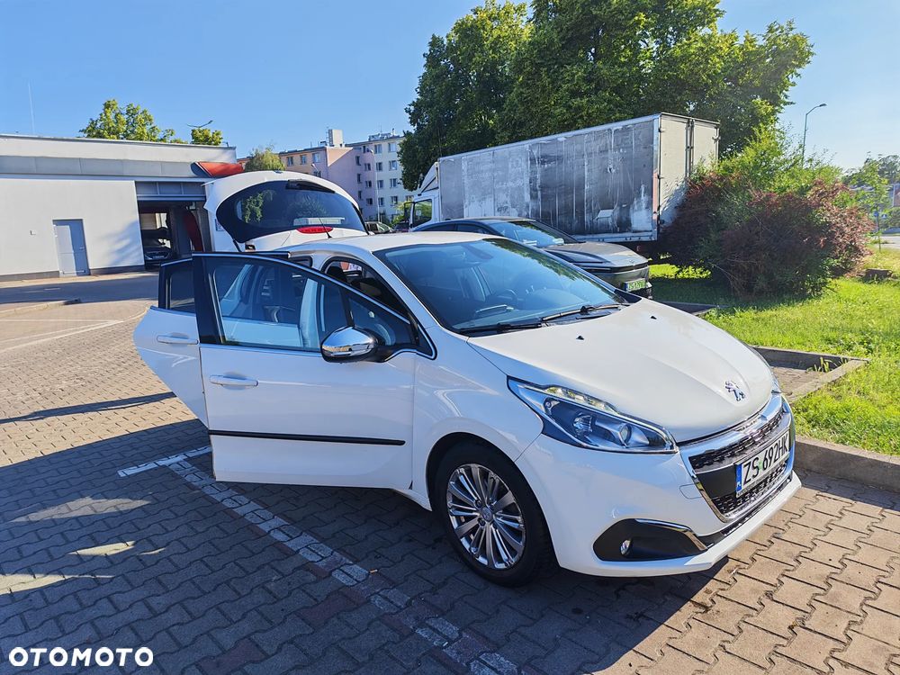 Peugeot 208 1.2 PureTech Allure S&S EAT6 - 2
