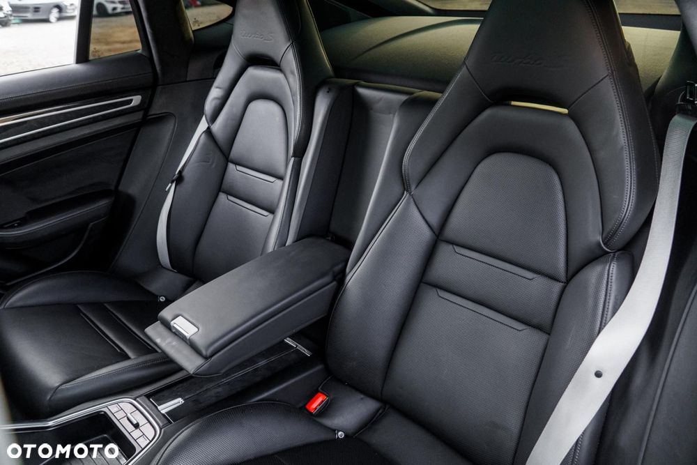 Porsche Panamera Turbo S E-Hybrid - 35