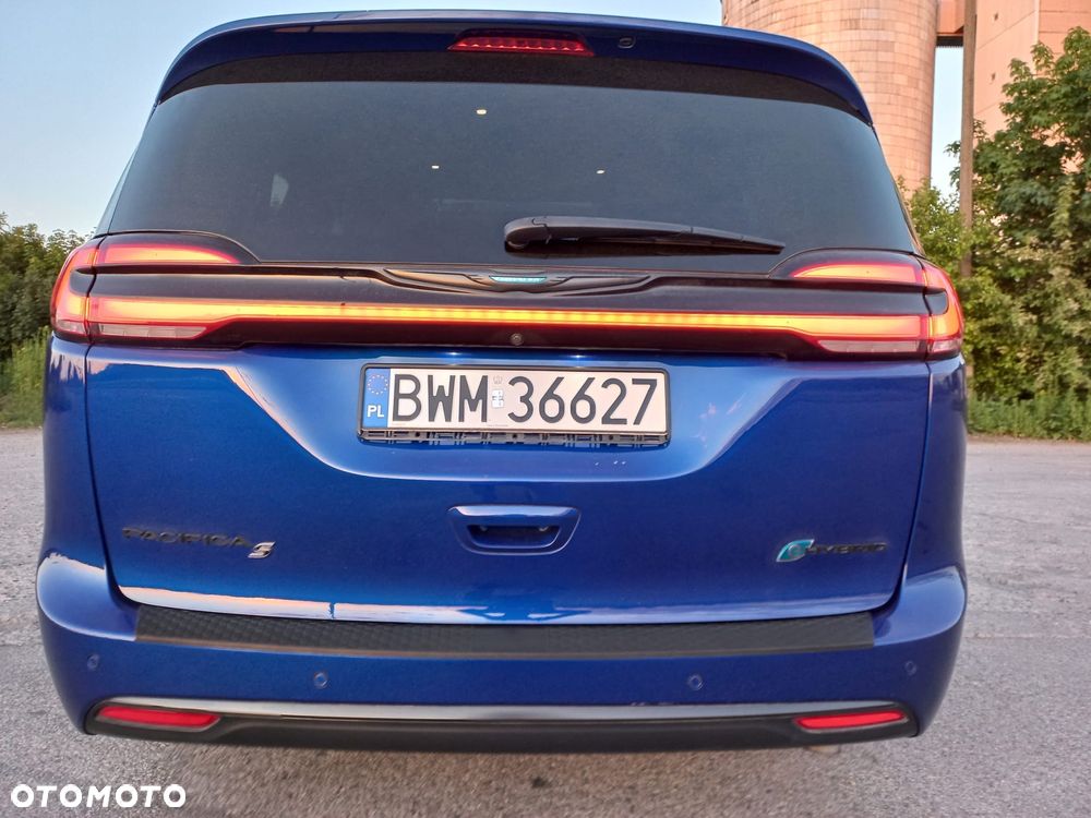 Chrysler Pacifica - 6