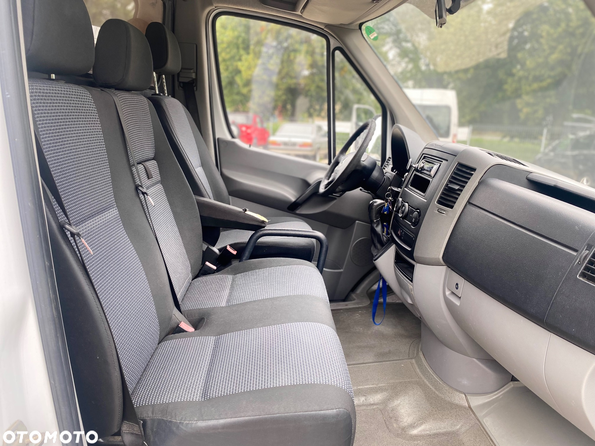 Mercedes-Benz Sprinter - 11