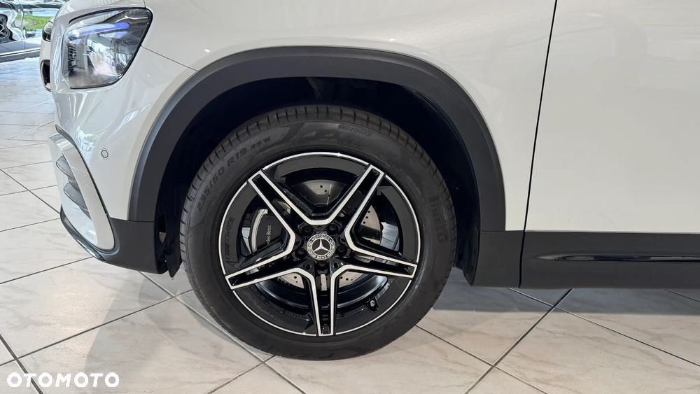 Mercedes-Benz GLB 200 AMG Line 7G-DCT - 9