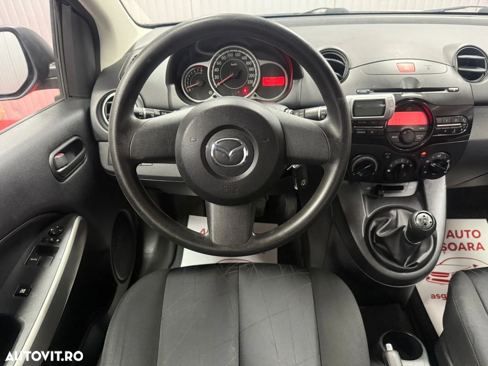 Mazda 2 - 8