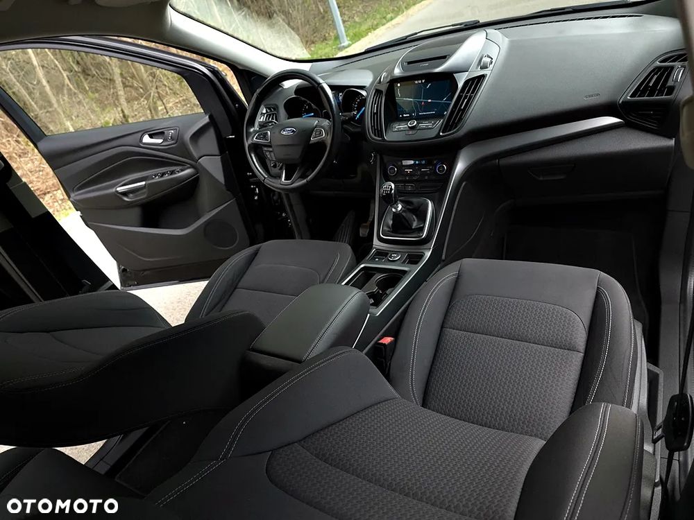 Ford Kuga 2.0 TDCi FWD Titanium Plus - 39